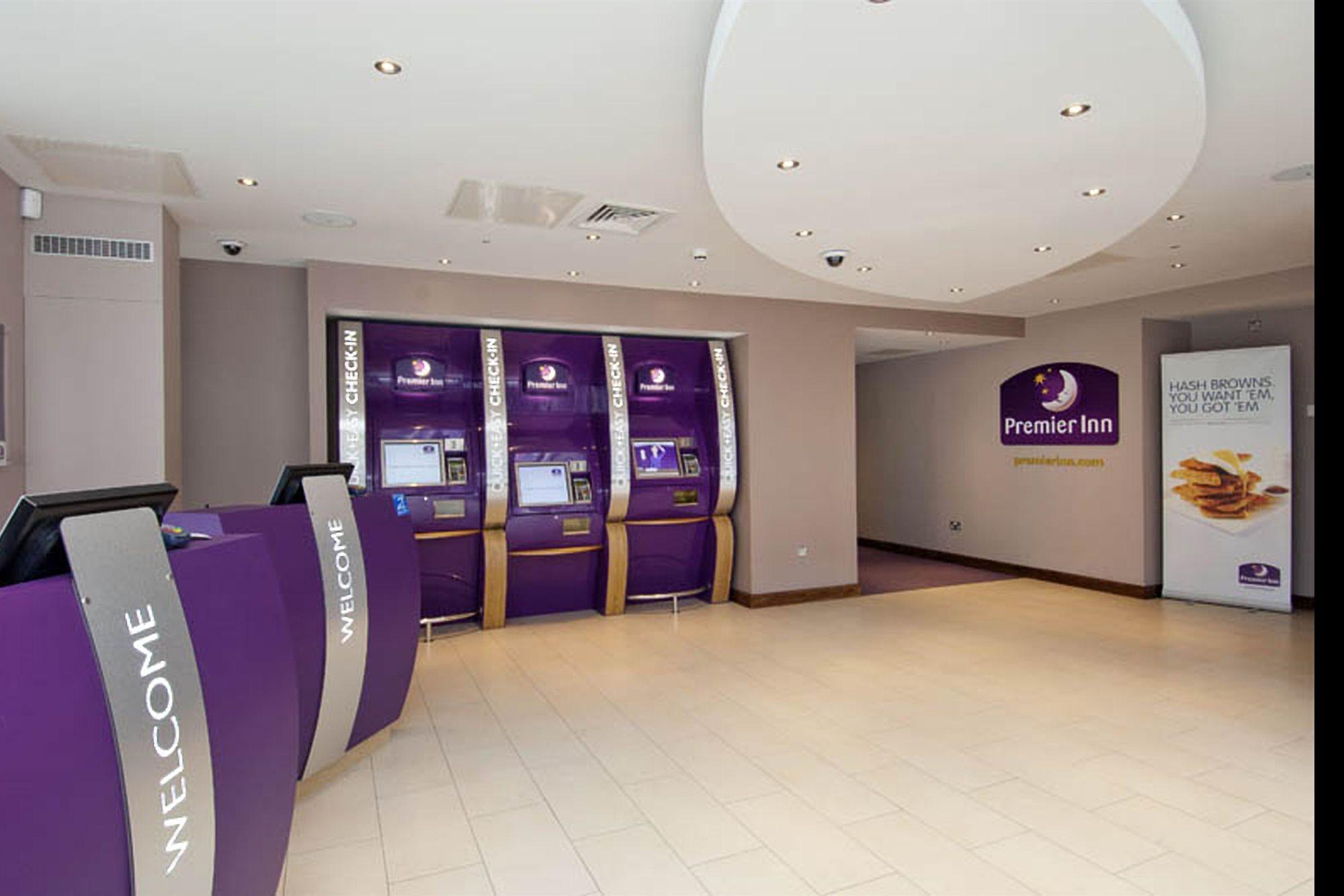 Premier Inn London Ealing Brentford Eksteriør bilde
