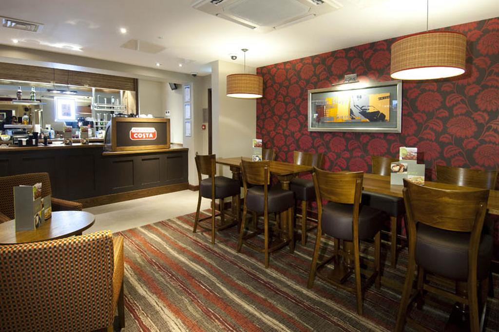 Premier Inn London Ealing Brentford Eksteriør bilde