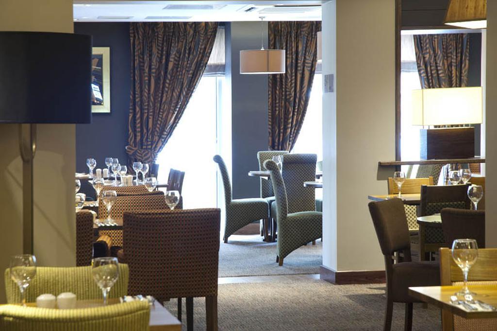 Premier Inn London Ealing Brentford Eksteriør bilde
