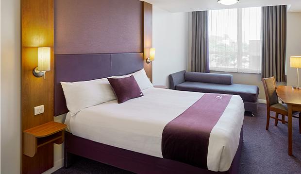 Premier Inn London Ealing Brentford Eksteriør bilde